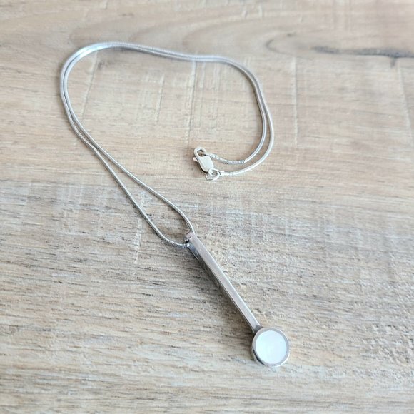 Sterling silver pendant with mother of pearl stone. - Picture 3 of 7